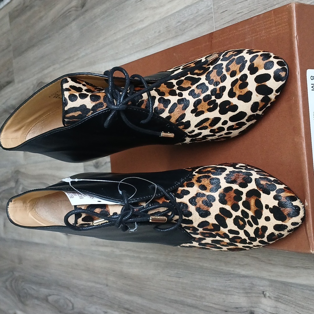 Coach Sz 8 Black & leopard leather ankle bootie
